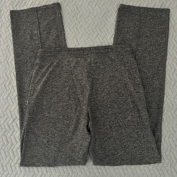 Vuori Halo Wide Leg Flare Pant In Heathered Gray Size Small - Picture 3 of 6